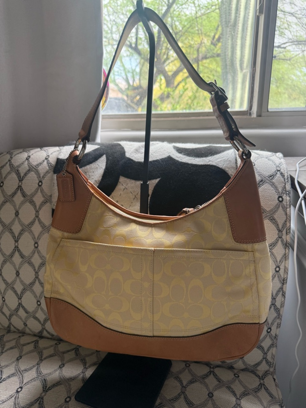 Coach Hampton canvas and Leather Shoulder Bag-EUC - Picture 2 of 5